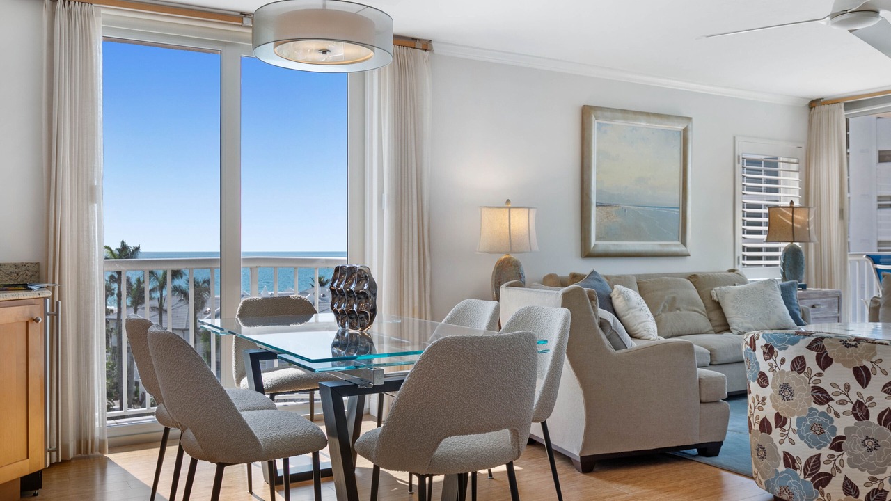 Photo of Livingroom in Park Shore