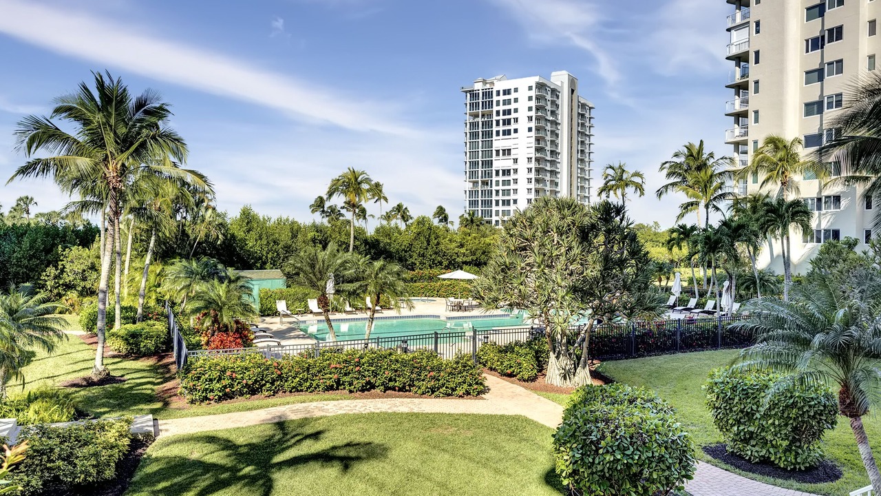 Photo of Outdoor in Park Shore