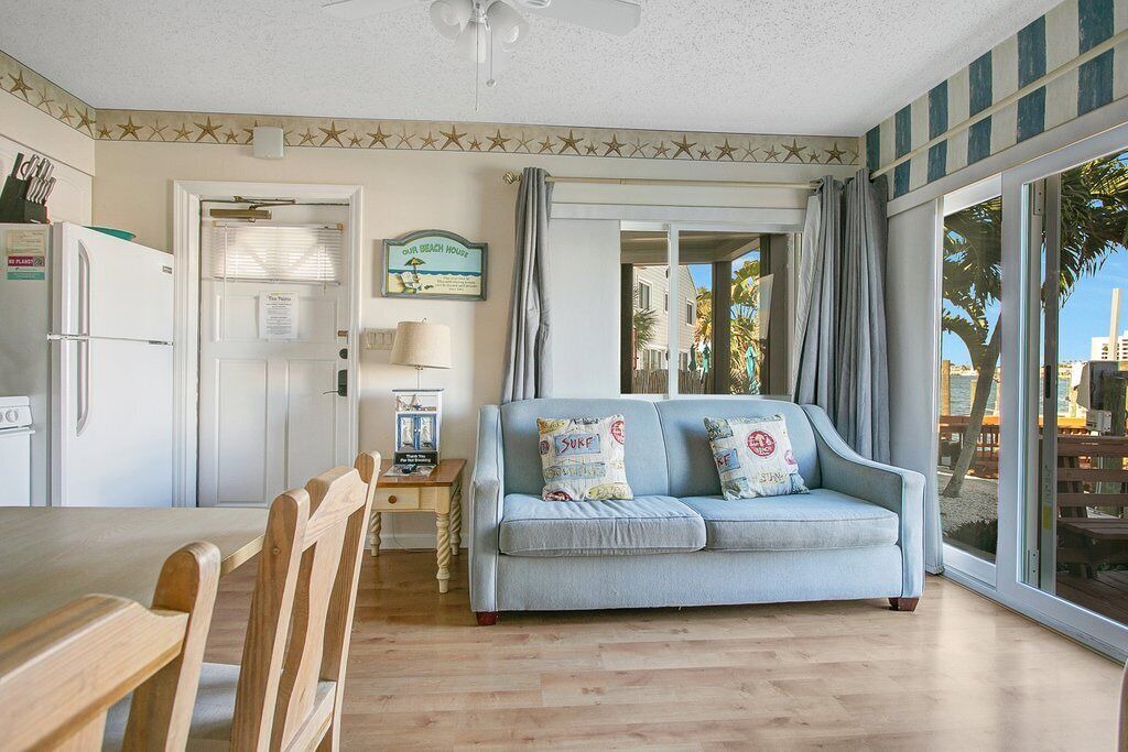 Photo of Livingroom in Bay Esplanade