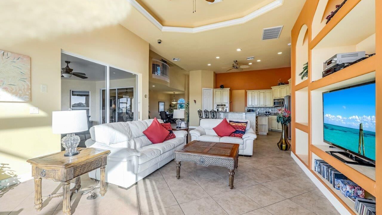 Photo of Livingroom in Eight Lakes