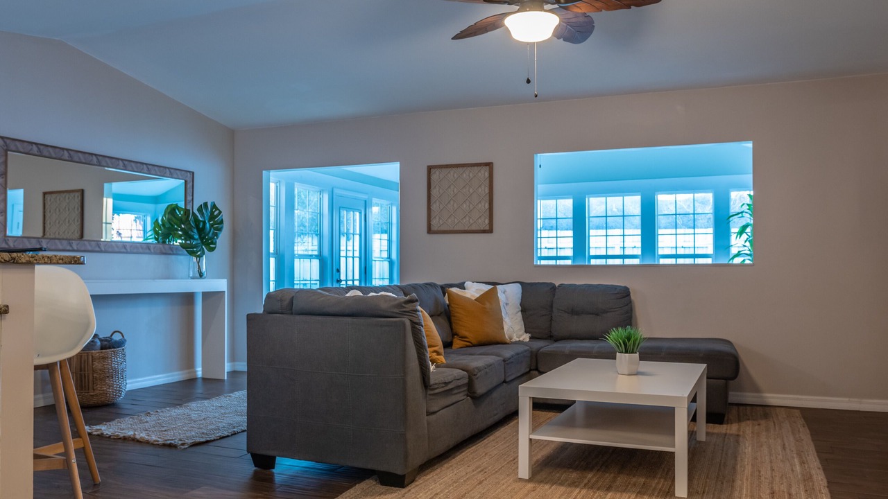 Photo of Livingroom in Girvin