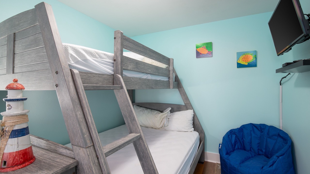 Photo of Bedroom in Baytowne Wharf