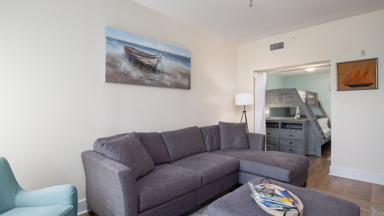 Photo of Livingroom in Baytowne Wharf