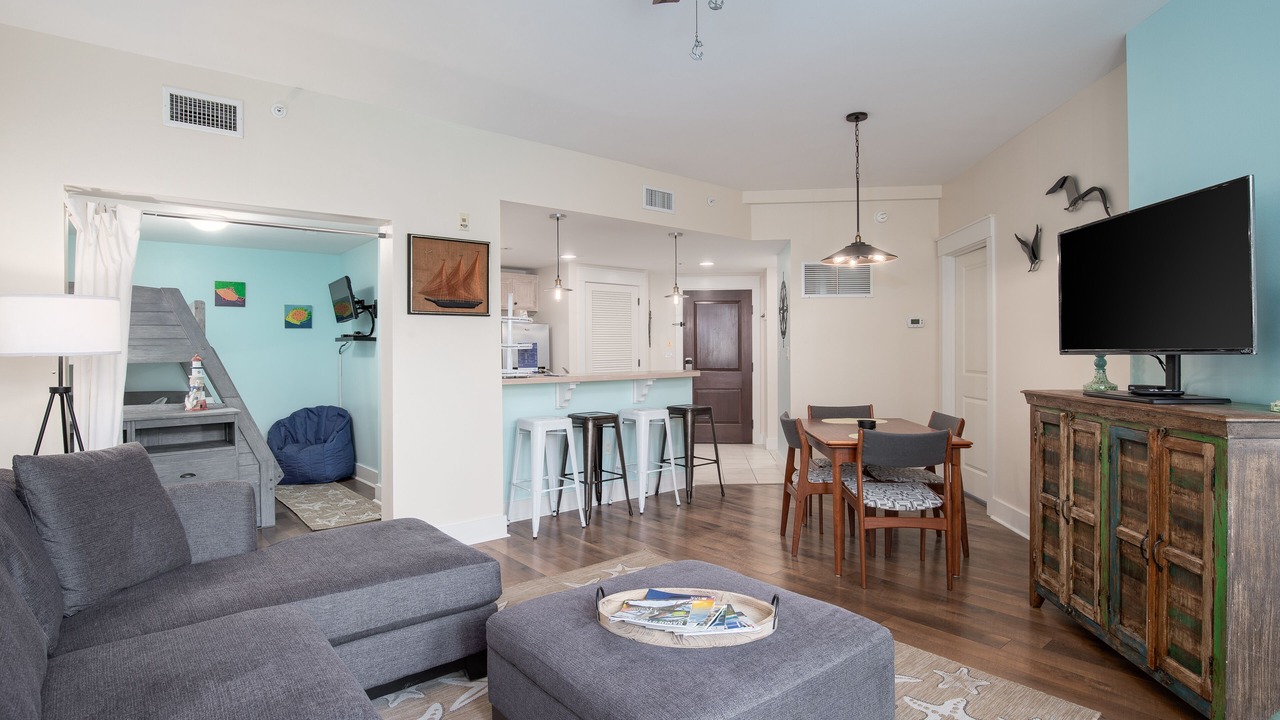 Photo of Livingroom in Baytowne Wharf