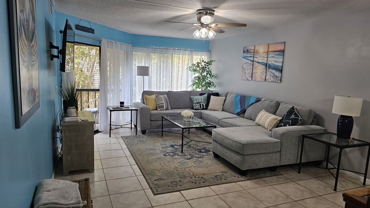 Photo of Livingroom in Holmes Beach