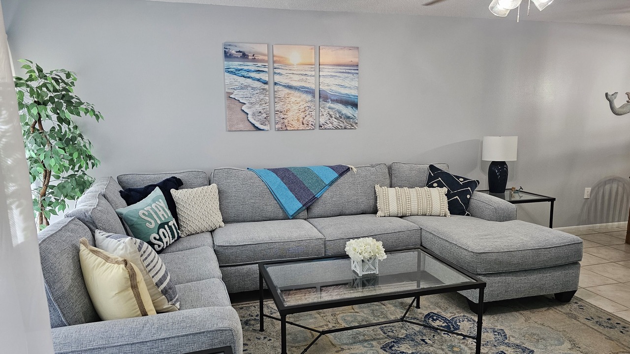 Photo of Livingroom in Holmes Beach