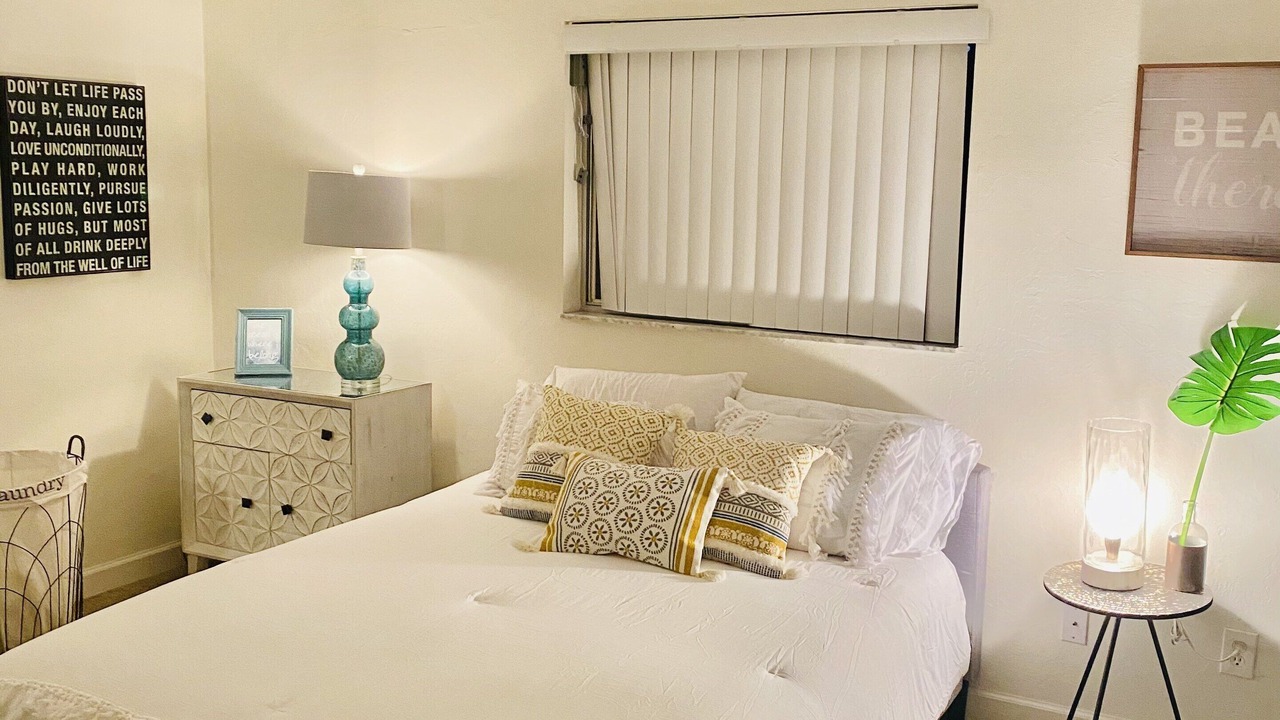 Photo of Bedroom in Naples Park