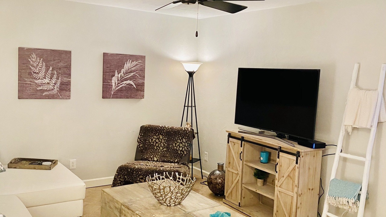 Photo of Livingroom in Naples Park