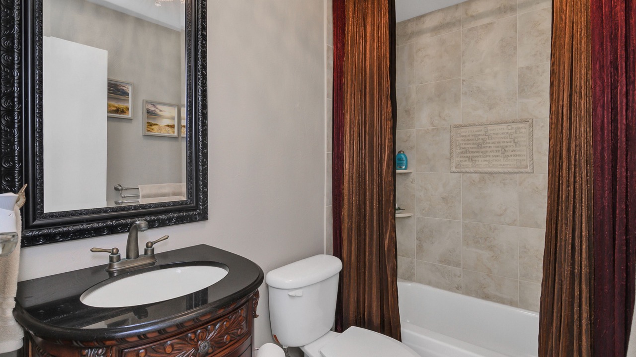 Photo of Bathroom in Imperial Golf Estates