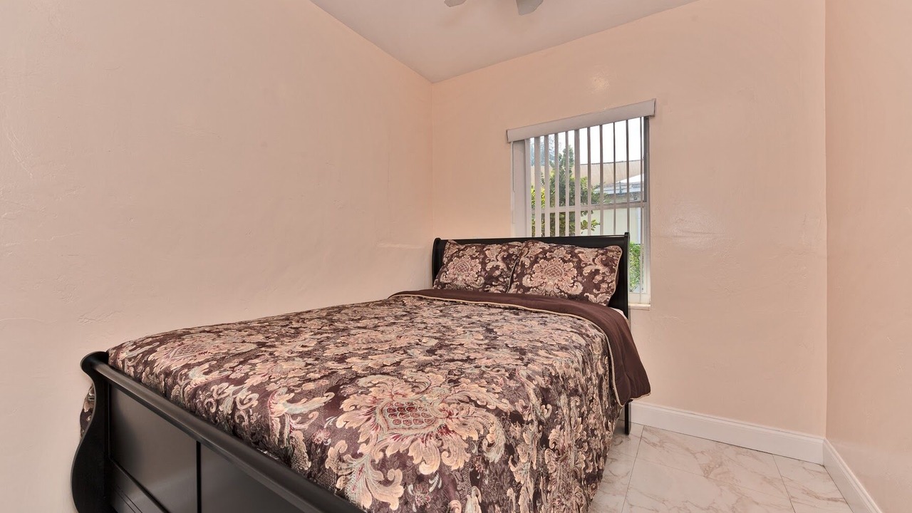 Photo of Bedroom in North Miami Beach