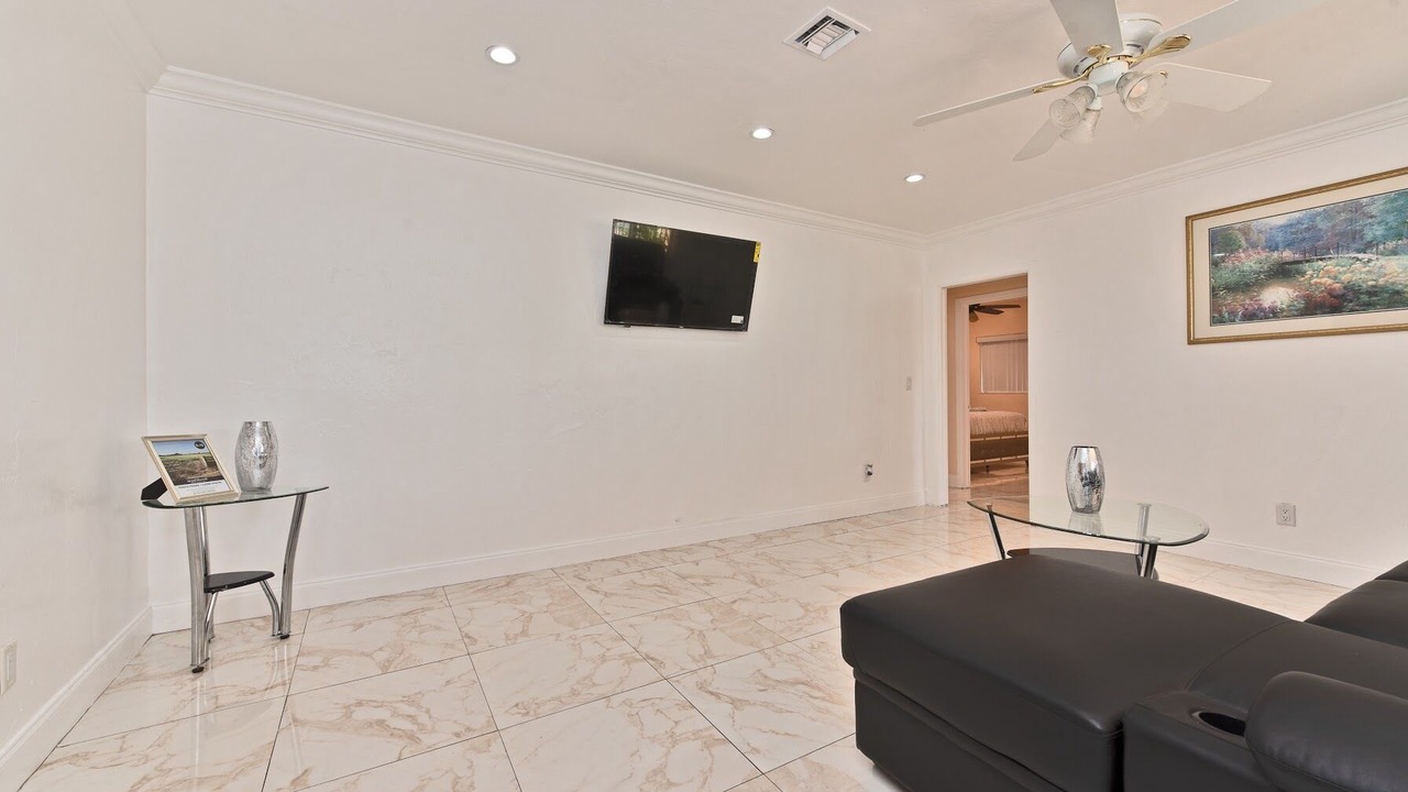 Photo of Livingroom in North Miami Beach