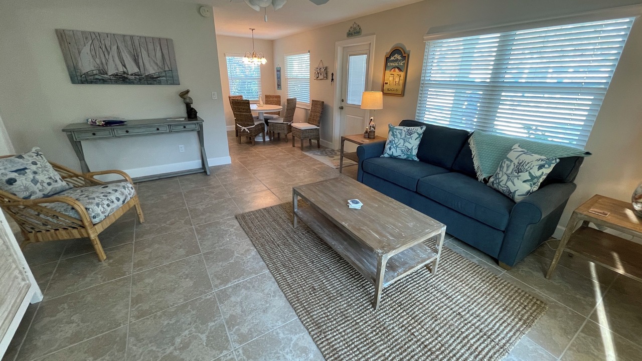 Photo of Livingroom in Holmes Beach