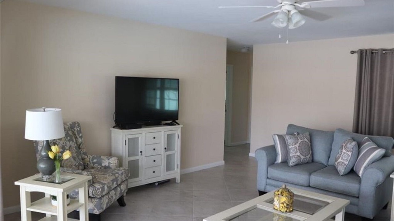 Photo of Livingroom in Eight Lakes