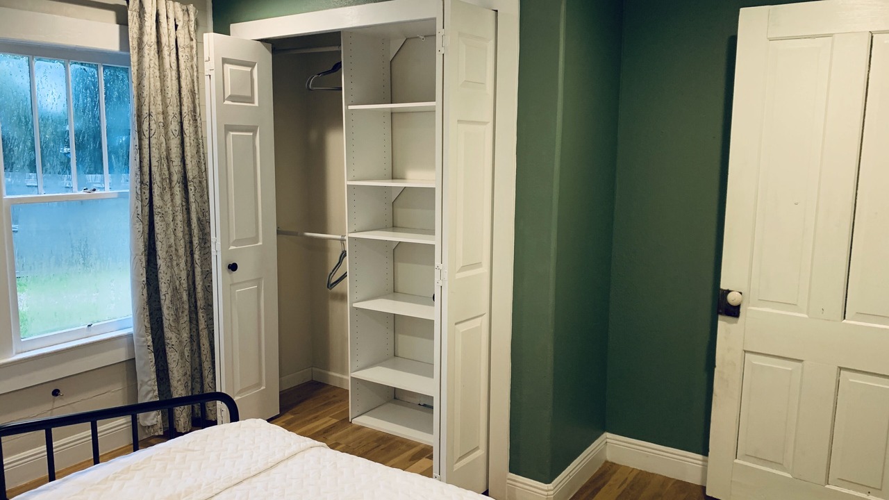 Photo of Bedroom in Old East Hill
