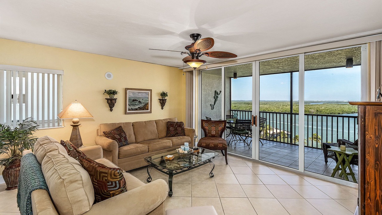 Photo of Livingroom in Mid Island