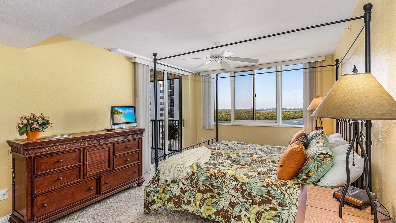 Photo of Bedroom in Mid Island