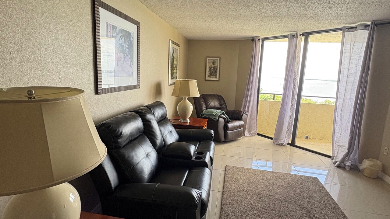 Photo of Livingroom in Hudson