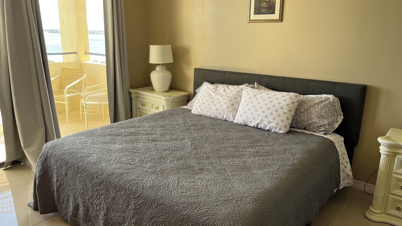 Photo of Bedroom in Hudson