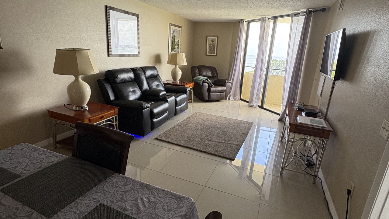 Photo of Livingroom in Hudson