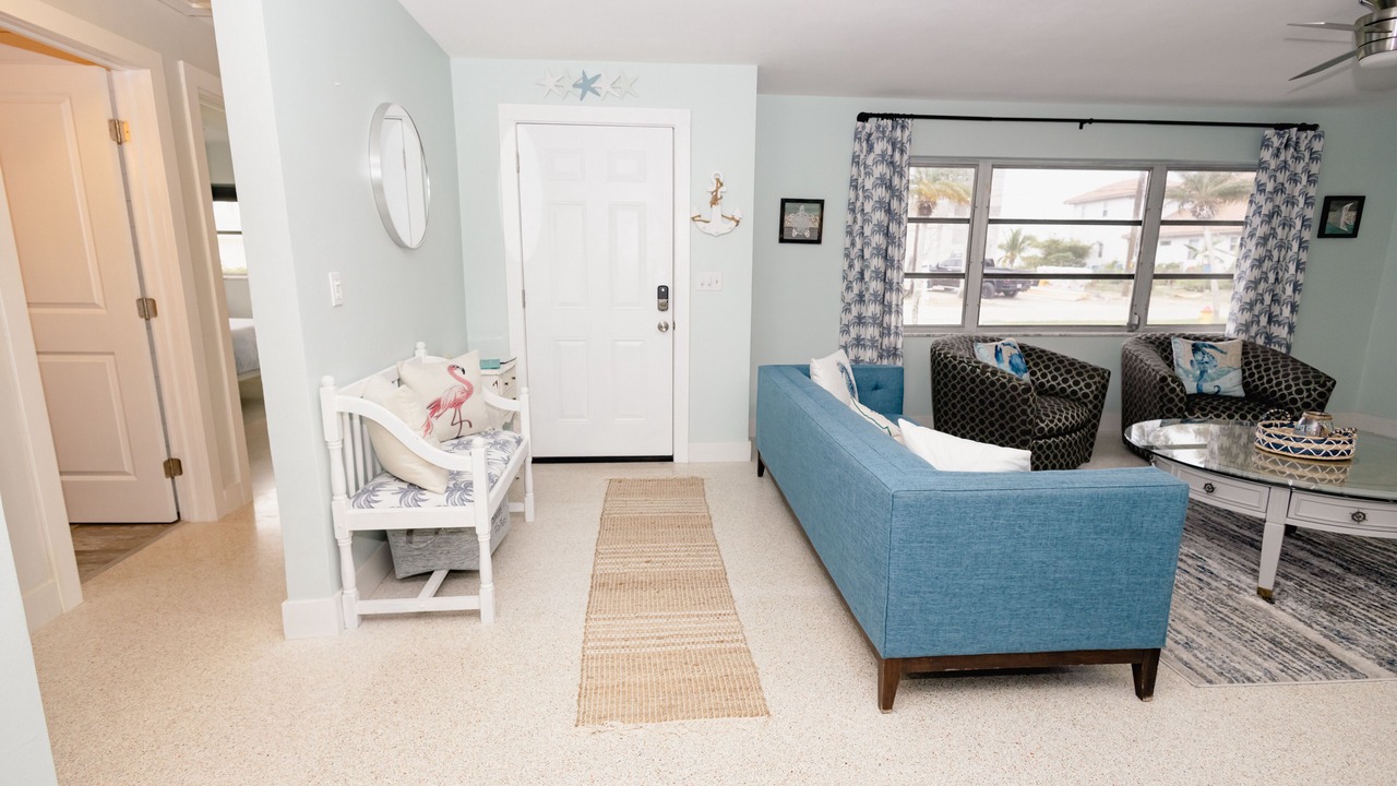 Photo of Livingroom in Yacht Club