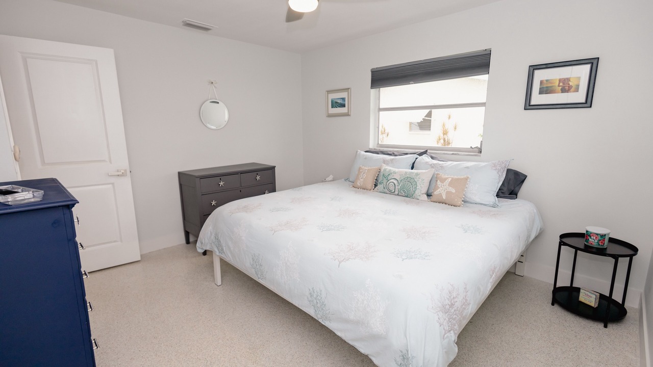 Photo of Bedroom in Yacht Club