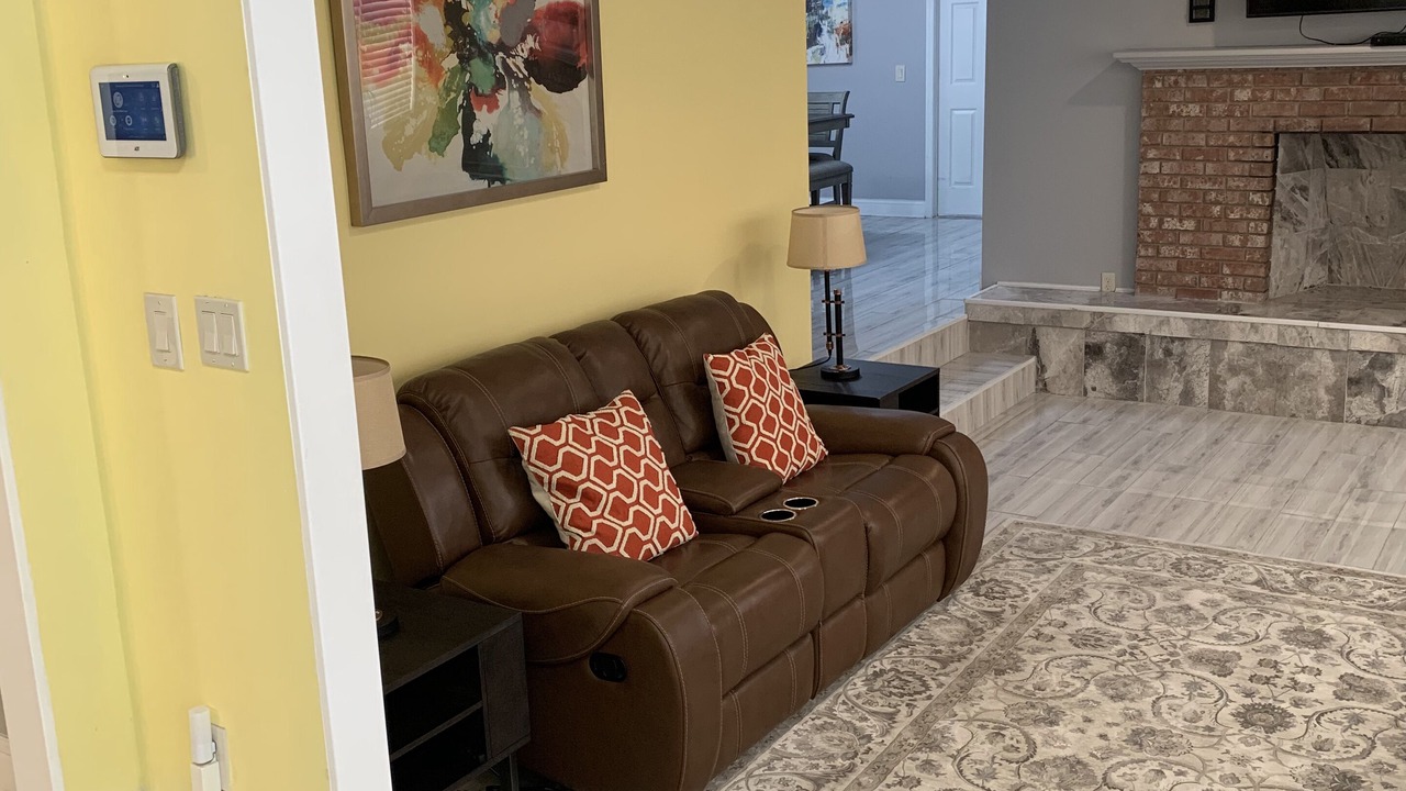 Photo of Livingroom in Northside