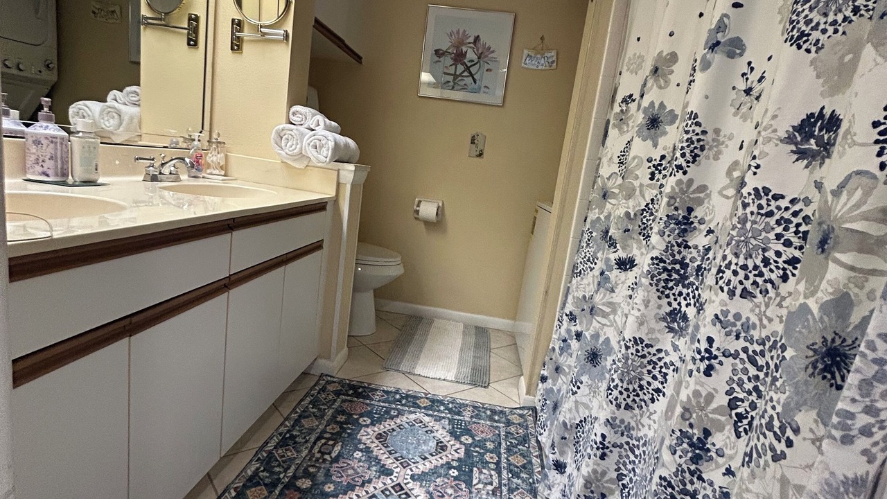 Photo of Bathroom in Plantation
