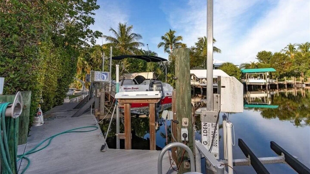 Photo of Others in Pine Island Center