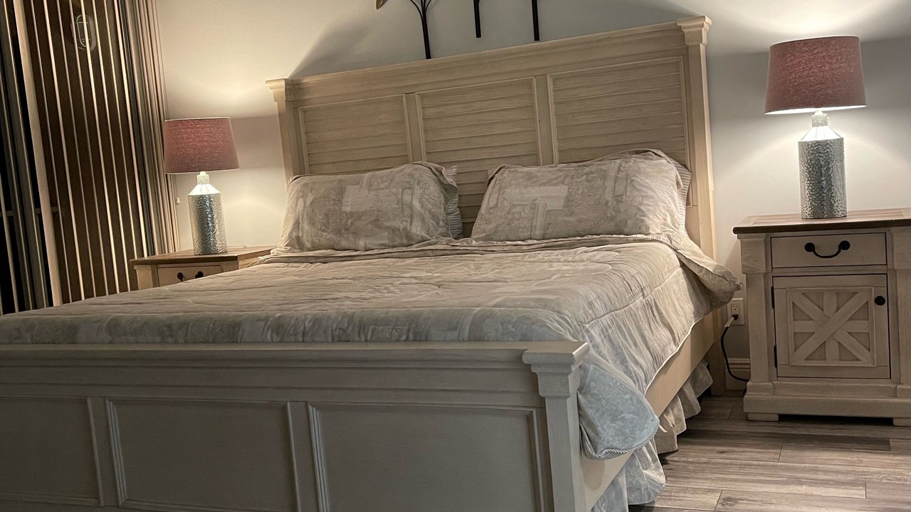 Photo of Bedroom in Jupiter Bay