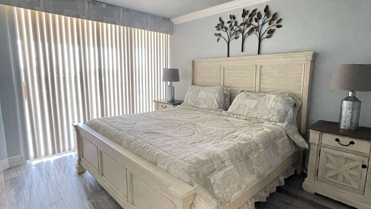 Photo of Bedroom in Jupiter Bay