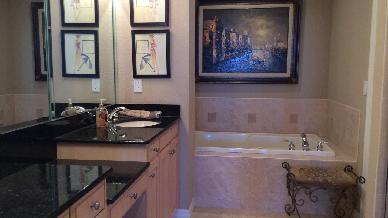 Photo of Bathroom in Belle Vista