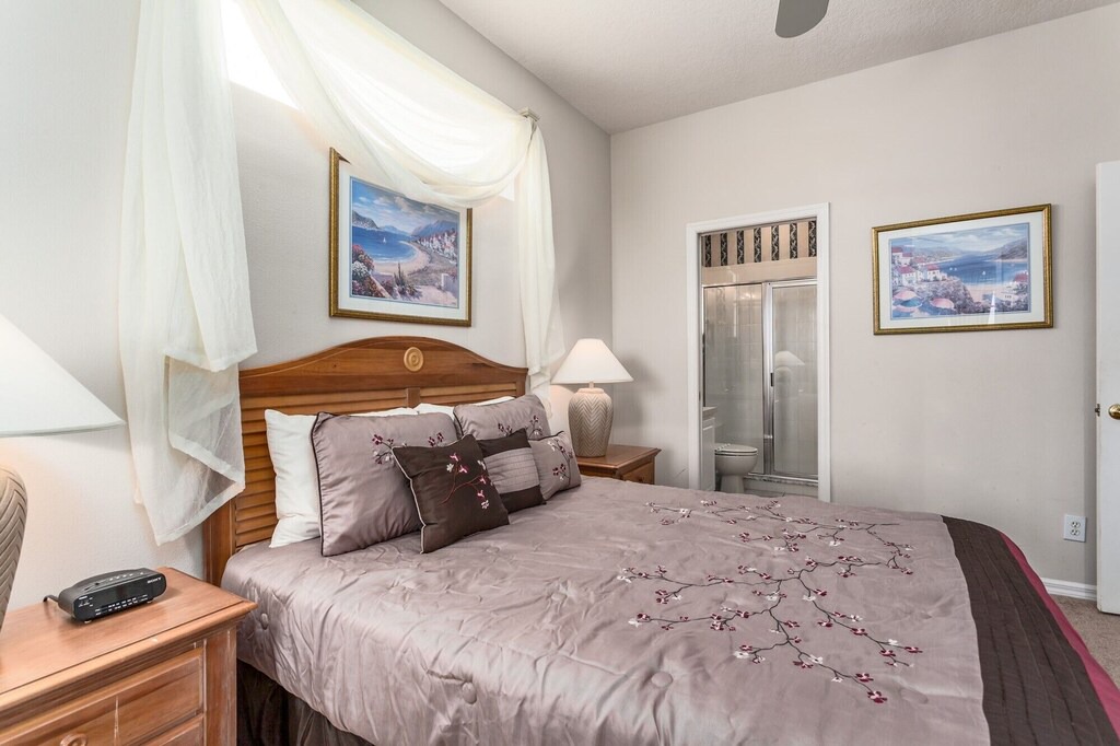 Photo of Bedroom in Florida Pines