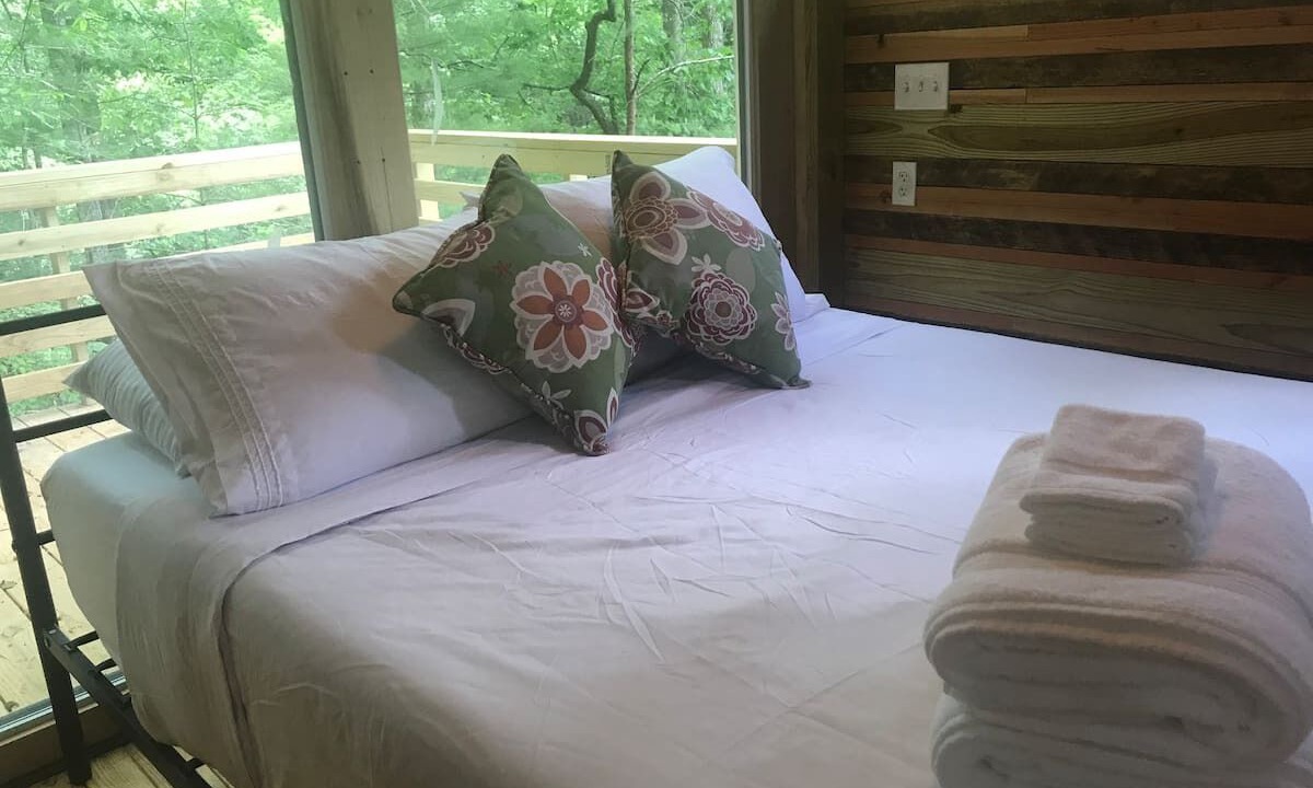 Photo of Bedroom in Suches