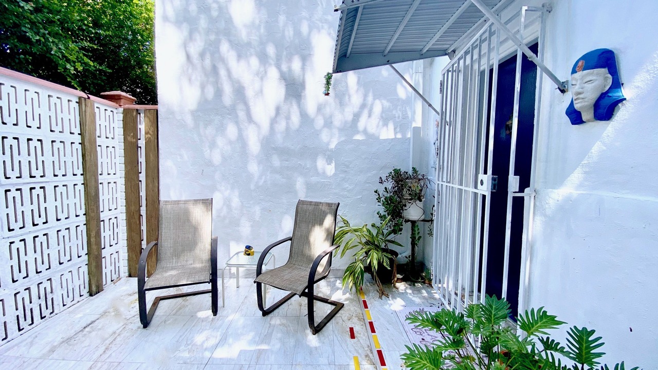 Photo of Patio Balcony in Northeast Miami