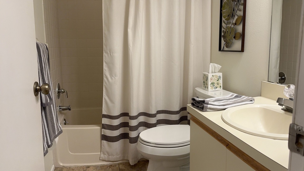 Photo of Bathroom in Bayshore Gardens