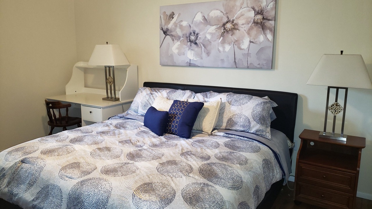 Photo of Bedroom in Bayshore Gardens