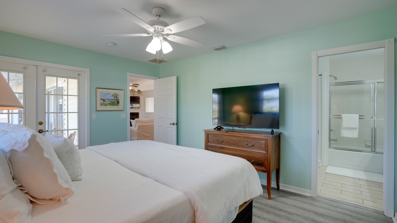 Photo of Bedroom in Bokeelia