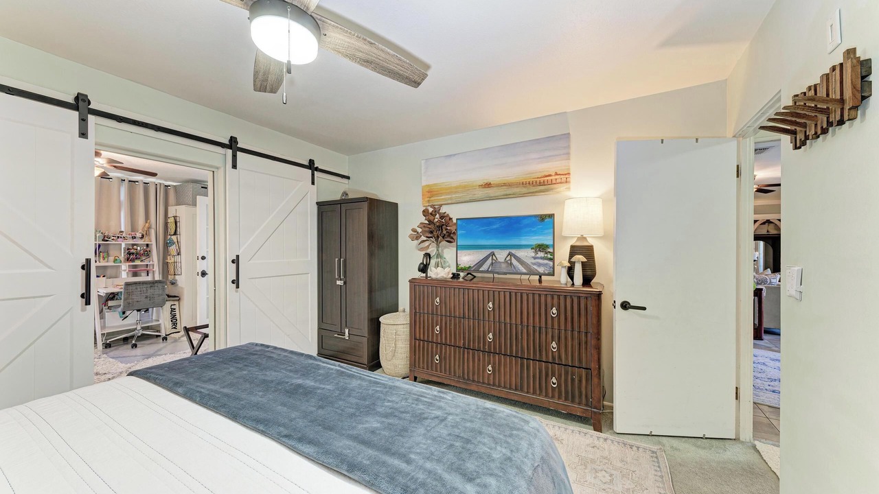 Photo of Bedroom in Venice Gardens