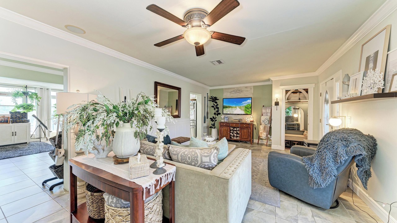 Photo of Livingroom in Venice Gardens