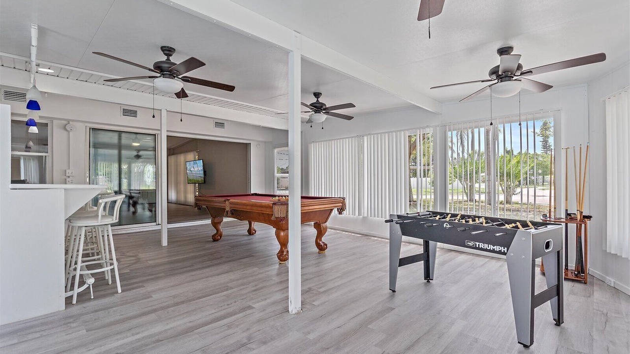 Photo of Bedroom in Bayshore Gardens
