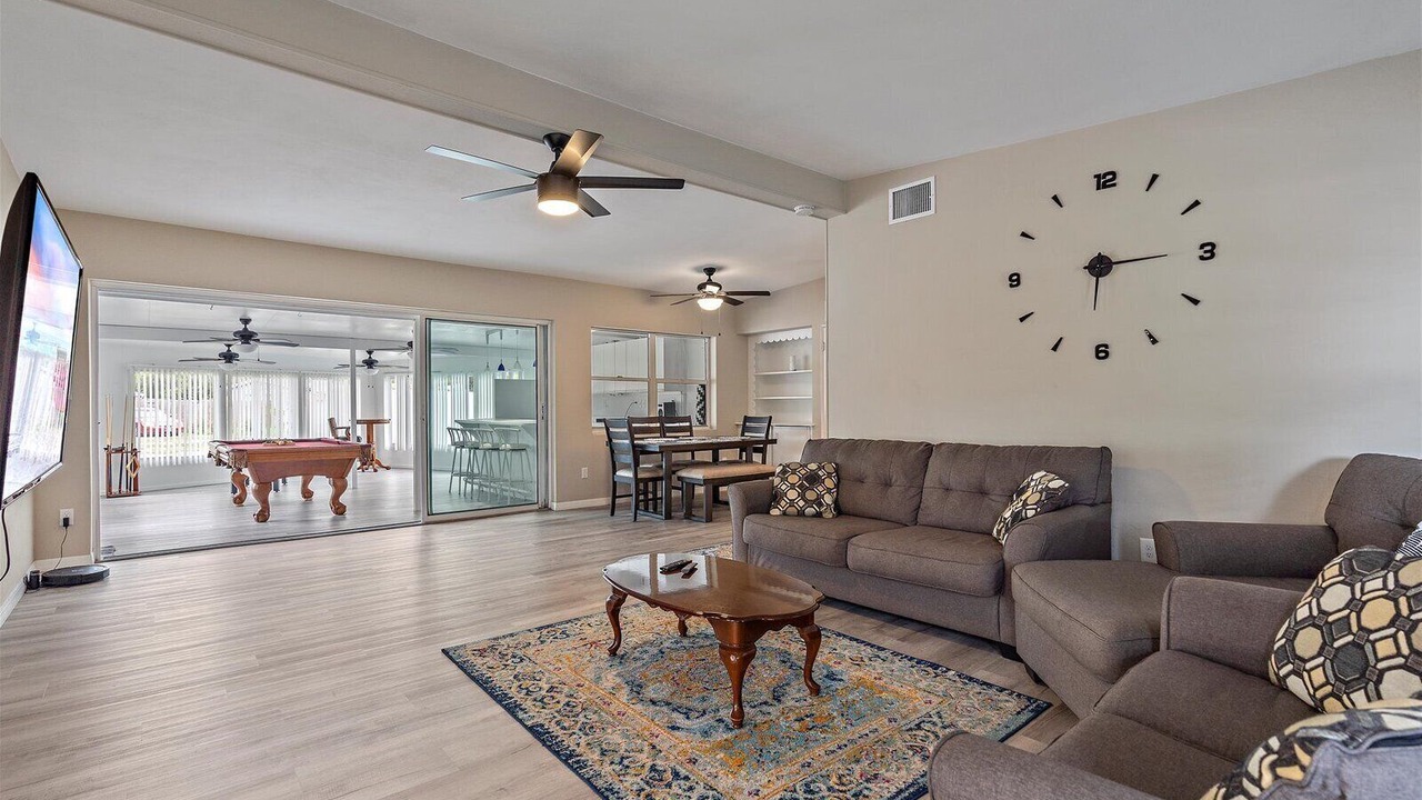 Photo of Livingroom in Bayshore Gardens