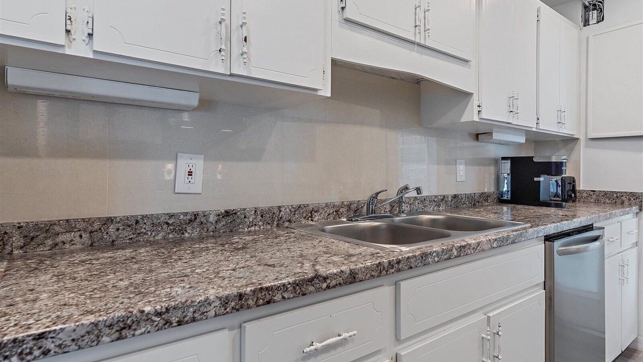 Photo of Kitchen in Bayshore Gardens