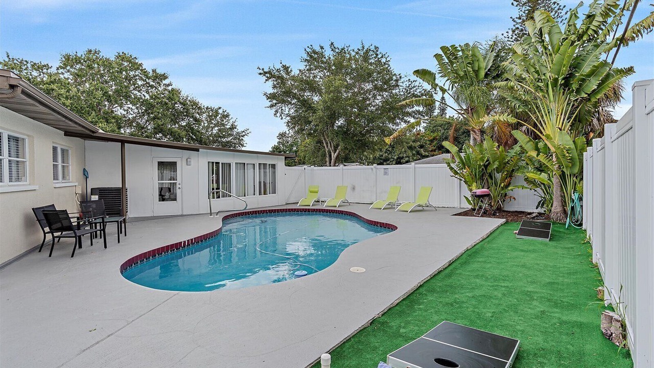 Photo of Outdoor in Bayshore Gardens