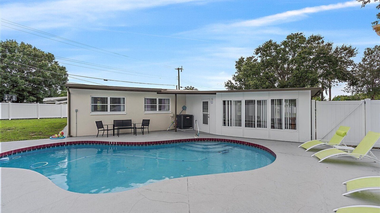 Photo of Outdoor in Bayshore Gardens