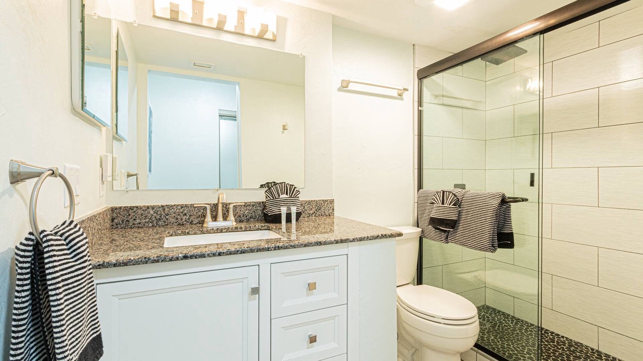 Photo of Bathroom in Park Shore