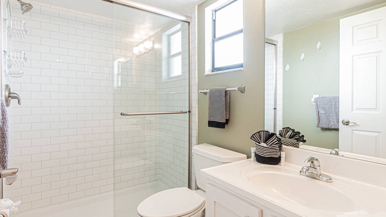 Photo of Bathroom in Park Shore