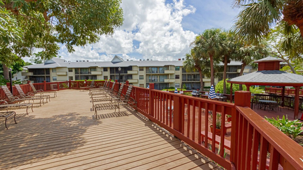 Photo of Patio Balcony in Park Shore