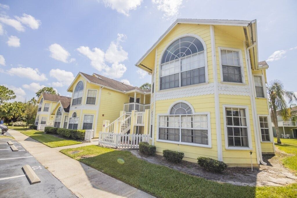 Photo of Buildings in Royal Palm Bay