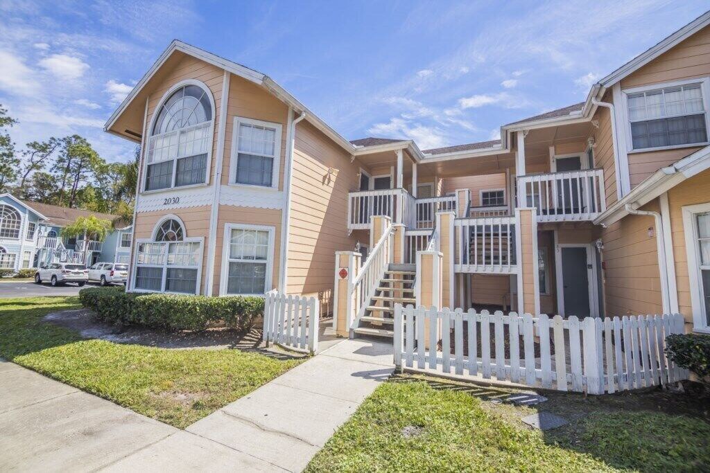 Photo of Buildings in Royal Palm Bay