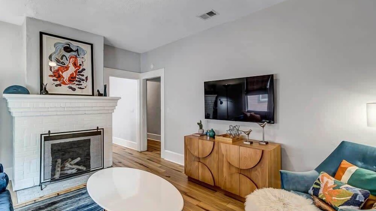 Photo of Livingroom in Urban Core
